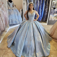 Load image into Gallery viewer, Light Blue Quinceanera Dress 2021 V-Neck Sequins Beads Lace Backless Party Princess Sweet 16 Ball Gown Vestidos De 15 Años