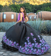 Load image into Gallery viewer, Black Charro Quinceanera Dresses Ball Gown Sweetheart Organza Appliques Beaded Mexican Sweet 16 Dresses 15 Anos