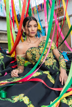 Load image into Gallery viewer, Black Charro Quinceanera Dresses Ball Gown Long Sleeves Organza Appliques Beaded Mexican Sweet 16 Dresses 15 Anos