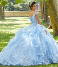 Load image into Gallery viewer, LSYX Light Blue Sweet 16 Quinceanera Dress 2022 Off Shoulder Appliques Sequins Flowers Princess Party Gown Vestidos De 15 Años