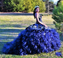 Load image into Gallery viewer, Three Piece Charro Quinceanera Dresses with Butterflies Embriodery Sweet 16 Dress Removeable Ruffles Skirt vestidos de 15 años