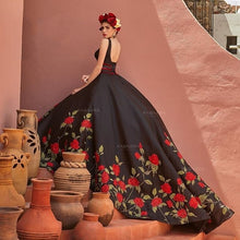 Load image into Gallery viewer, Mexican vestido de 15 años 2022 Black Quinceanera Dresses with Embroidery Sweet 16 Dress Puffy Skirt vestidos de xv años