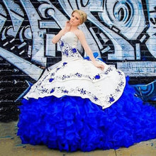 Load image into Gallery viewer, SoDigne Charro Quinceanera Dresses with Lace Embroidered Sweetheart Mexican Ball Gown Masquerade Gowns Princess Sweet 16 Girls