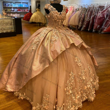 Load image into Gallery viewer, Charro Quinceanera Dresses Champagne Ruffles Sweet 16 Dress Party Wear Sequin Princess Gowns Crystal Vestidos De Xv Años