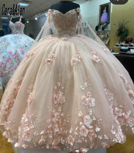 Load image into Gallery viewer, Cara&Alan Light Purple Quinceanera Dresses With Cape 3D Floral Applique Charro Vestido De 15 Años 2021 Sweet 16 Prom Gowns