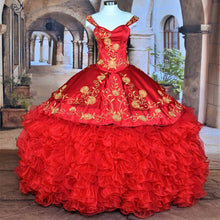 Load image into Gallery viewer, Charro Quinceanera Dresses Spaghetti Straps Embroidery Lace Ruched Skirt vestidos de 15 años Sweetheart Sweet 16 Party Dress