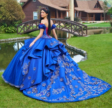 Load image into Gallery viewer, Charro Royal Blue Quinceanera Dresses Applique Beading Vestidos De 15 Años With Removeable Sleeve Sweet 16 Gowns