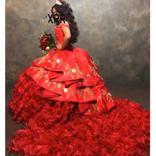 Load image into Gallery viewer, Luxury Red Quinceanera Dress 2022 Mexican Ball Gown Ruffle Prom Dress Sleeveless Chapel Train Sweet 15 16 Pageant Vestidos De 15
