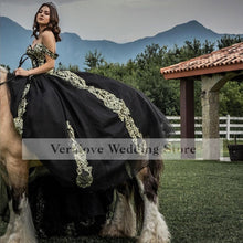 Load image into Gallery viewer, vestidos de fiesta Black Sequin Lace Mexican Quinceanera Dresses 2022 Lace Appliqued Sweet 16 Dress vestidos de XV 15 años