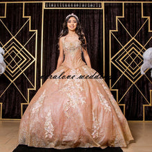 Load image into Gallery viewer, Stunning Sequined Lace Ball Gown Quinceanera Dress Sweetheart Appliques Mexican Style Sweet 15 Party Gowns Vestidos De 15 Años