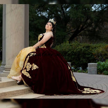 Load image into Gallery viewer, vestidos de fiesta Mexican Burgundy Velvet Quinceanera Dresses Appliqued Beads Applique Sweet 16 Dress vestidos de XV 15 años