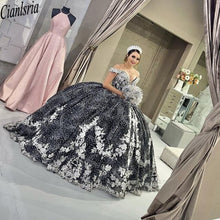 Load image into Gallery viewer, Mexican Quinceanera Dress with Lace Applique Vestidos XV Años Sweet 16 Dress Bow robe de soirée