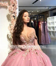 Load image into Gallery viewer, Beaded Off The Shoulder Ball Gown Quinceanera Dress Pink Feather Sweet 16 Dress Tulle Vestidos De 15 Añis