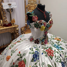 Load image into Gallery viewer, Luxury Ball Gown Vestidos de Fiesta Embroidery Quinceanera Dresses Beaded Sweet 16 Dress graduation robe de princesse fille