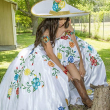 Load image into Gallery viewer, Luxury Ball Gown Vestidos de Fiesta Embroidery Quinceanera Dresses Beaded Sweet 16 Dress graduation robe de princesse fille