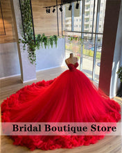 Load image into Gallery viewer, Ruched Ball Gown Red Quinceanera Dresses Spaghetti Straps Sweet 16 Dress Vestido De 15 Anos فساتين