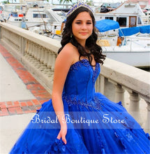 Load image into Gallery viewer, Vestidos de XV años Royal Blue Quinceanera Dresses with 3D Flowers Applique Corset Top Beaded Ball Gown Sweet 16 Dress Plus Size