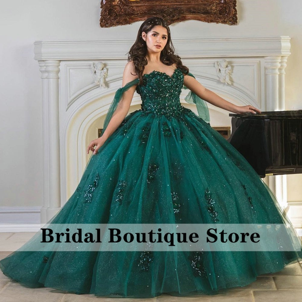 Luxury Emerald Green Ball Gown Quinceanera Dresses Lace Applique Ribbons Crystal Sequined Sweet 16 Girls Vestidos De 15 Años