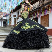 Load image into Gallery viewer, Black Charro Quinceanera Dresses Ball Gown Long Sleeves Organza Appliques Beaded Mexican Sweet 16 Dresses 15 Anos
