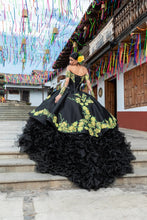 Load image into Gallery viewer, Black Charro Quinceanera Dresses Ball Gown Long Sleeves Organza Appliques Beaded Mexican Sweet 16 Dresses 15 Anos
