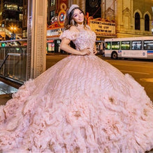 Load image into Gallery viewer, 2022 Sparkly Quinceanera Dresses With Beads Off Shoulder Ball Gown Sweet 16 Dress Ruffles Vestidos De 15 Anos Lace-Up Custom
