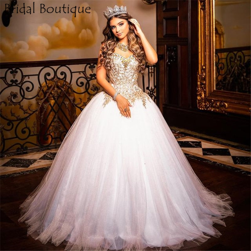 White Quinceanera Dress Corset Back Sweetheart Gold Crystal Beaded vestidos de 15 años 2021 Sweet 16 Gowns