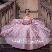 Load image into Gallery viewer, Lovely Ball Gown Quinceanera Dresses 2021 Halter Lace Applique Beading Crystal Puffy Skirt Girls Birthday Party Pageant Dress
