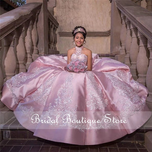 Lovely Ball Gown Quinceanera Dresses 2021 Halter Lace Applique Beading Crystal Puffy Skirt Girls Birthday Party Pageant Dress