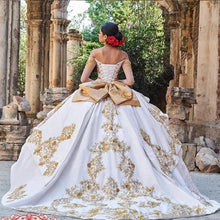 Load image into Gallery viewer, Real Images Charro Mexican Quinceanera Prom Dresses 2021 Off Shoulder Sweet 15 Dress Princesa Misquinceanos Party Gowns
