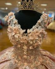 Load image into Gallery viewer, Charro Quinceanera Dresses Champagne Ruffles Sweet 16 Dress Party Wear Sequin Princess Gowns Crystal Vestidos De Xv Años
