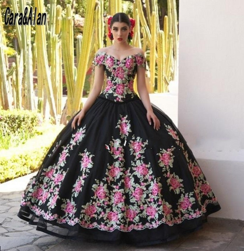 Charro Black Sweet 16 Embroidery Quinceanera Dresses Off the Shoulder vestido de 15 anos Ball Gown Prom Dress