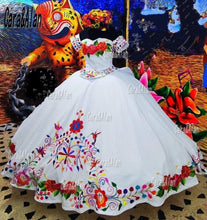 Load image into Gallery viewer, Charro Vestidos De 15 Años Mexican Embroidery Quinceanera Dresses Off The Shoulder Sweet 16 Prom Gowns abiti da cerimonia
