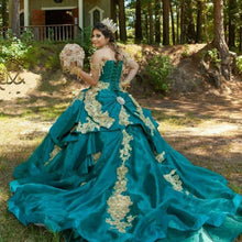 Load image into Gallery viewer, Luxury Mexican Quinceanera Dresses Crystal Beads Lace Appliqued Sweet 16 Dress Off the Shoulder vestidos de XV 15 anos
