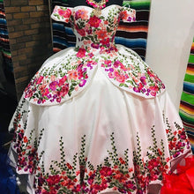 Load image into Gallery viewer, Gorgeous Floral Applique Mexcian Quinceanera Dresses 2021 Satin Off The Shoulder Ball Gowns Sweet 15 Dress Cheap
