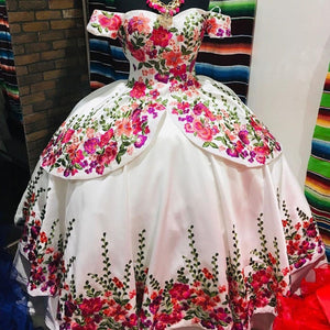 Gorgeous Floral Applique Mexcian Quinceanera Dresses 2021 Satin Off The Shoulder Ball Gowns Sweet 15 Dress Cheap